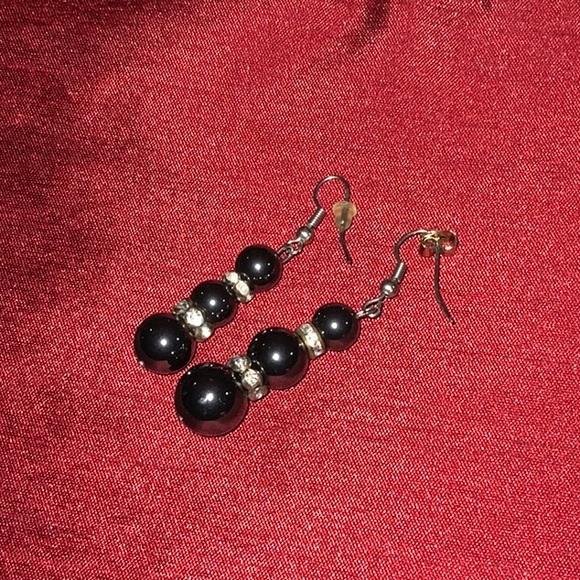 6/$20 Rhinestone accent earrings - Picture 2 of 2